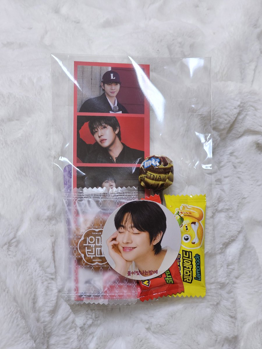 I WANT SAY (💜안효섭💜)
팬미팅 때 나눔 합니다😊 
❣️효섭네컷 2장 +대구 팬사인회 때 준비했던 포카 2장중 랜덤 1장 + 주전부리 조금😊
양일 각 100개씩 총 200개 준비했습니다.
(당일에 시간&amp;장소 다시 공지해 드리겠습니다^^) 

#안효섭 #Ahnhyoseop #안효섭팬미팅 #안효섭팬미팅나눔