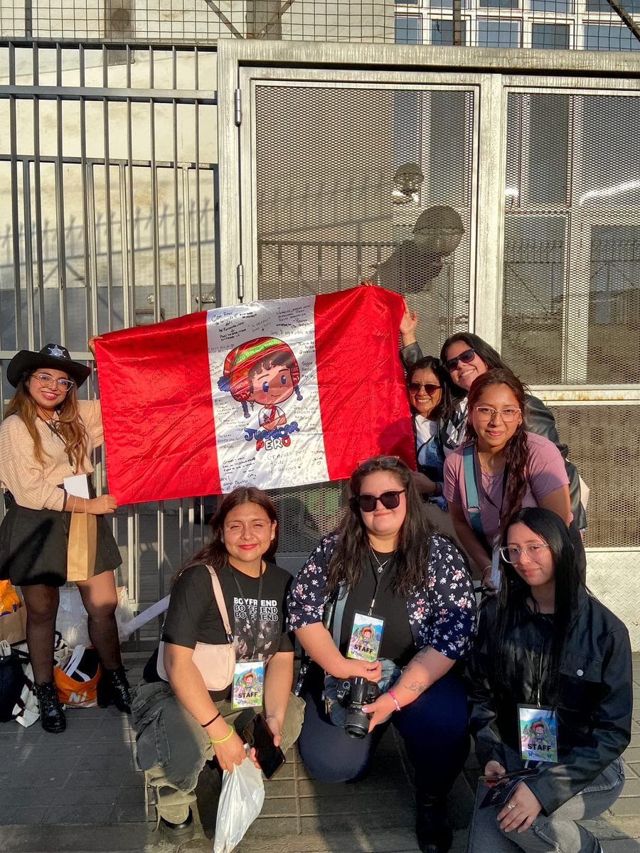 juanicarperu's tweet photo. @Juanicar2 También, tuvimos la oportunidad de conocer juntas a @Juanicar2 @franmamone y @afterglowflor, a quienes les agradecemos inmensamente por confiar en nosotras. Pueden contar con nosotras para lo que sea cuando sea, que estamos para ayudarlos y engreírlos también. https://t.co/zjIUuMHMiU