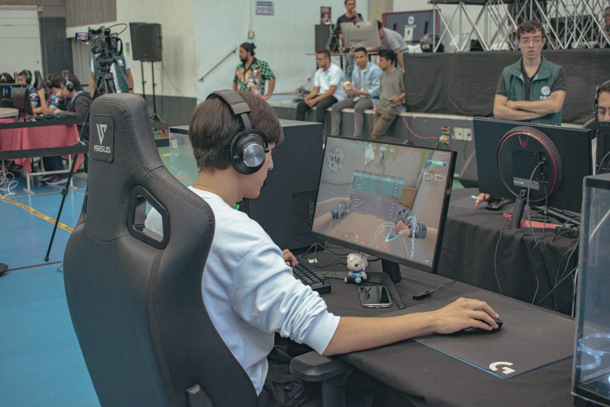 Liunyyyy's tweet photo. TdeA Gamers 2024 - Equipo UNAL :) https://t.co/mUj1Pa74IG