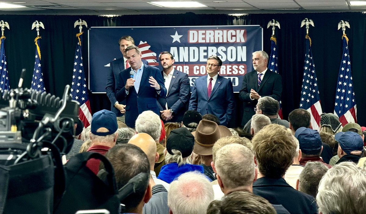 RepHudsonNC's tweet photo. PACKED HOUSE tonight in Spotsylvania, Virginia with Governor @GlennYoungkin and Speaker @MikeJohnson!

#VA07 is ready to elect America First Patriot @DerrickforVA as their next Congressman!

Let’s do this 🇺🇸 https://t.co/8rSMDtPMBh