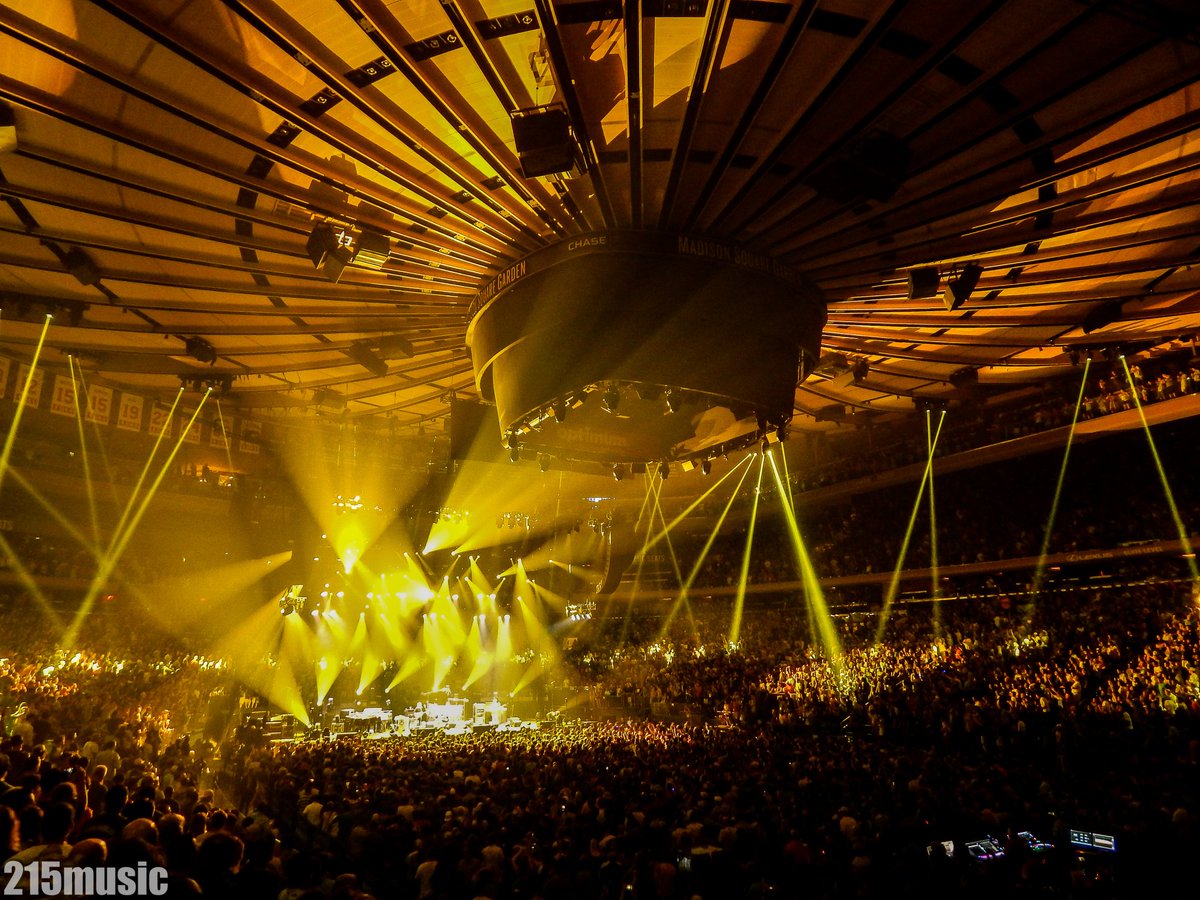 Deep Dive into all the 25+ min jam tracks on the site

bit.ly/PJJ25MinJams #phishjustjams

photo cred: <a href="/215musicNet/">215Music</a>