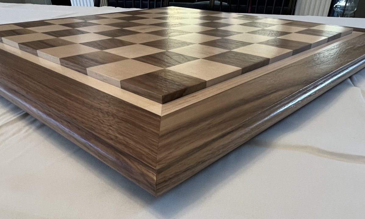 GreenDuckCustom's tweet image. Finished applied!  The Black Walnut and Hard Maple really pop with Target Coatings EM8000 Conversion Varnish.  These chessboards are available in two sizes: 2.5" squares (overall board size 27 x 27) and 2" squares (overall size 21.5 x 21.5).   More info at…