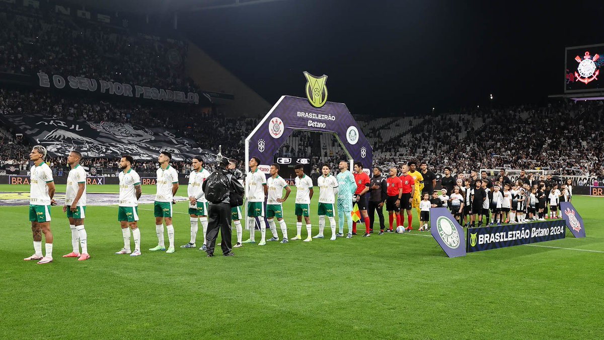mmurilodias's tweet photo. Palmeiras jogou de branco pra comemorar o ano novo.

Feliz 2025. https://t.co/xnKEBjr9hO