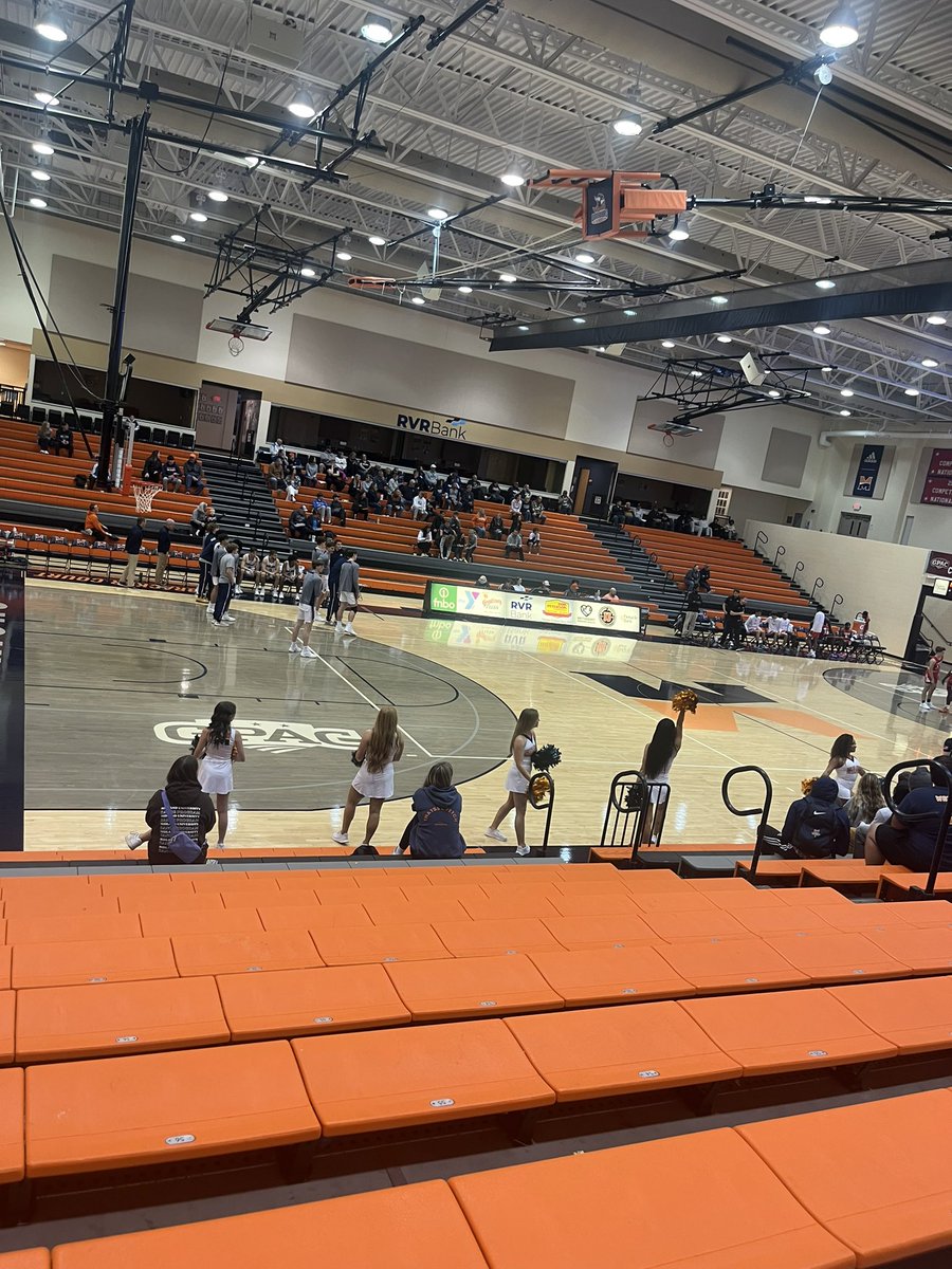 Connor_Husen's tweet photo. #HoopSzn https://t.co/tMTOoLPdqz