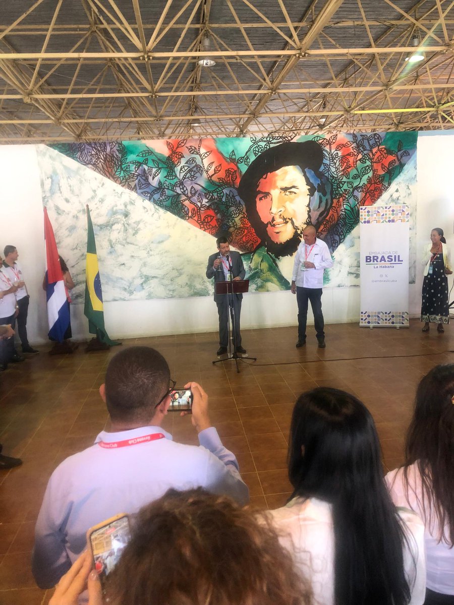 Día nacional de Brasil, estuvo presente el Señor Ydael Pérez Brito Ministro de Agricultura. El Embajador de #Brasil en #Cuba y la delegación de empresarios brasileños acompañados de Apex-Brasil.