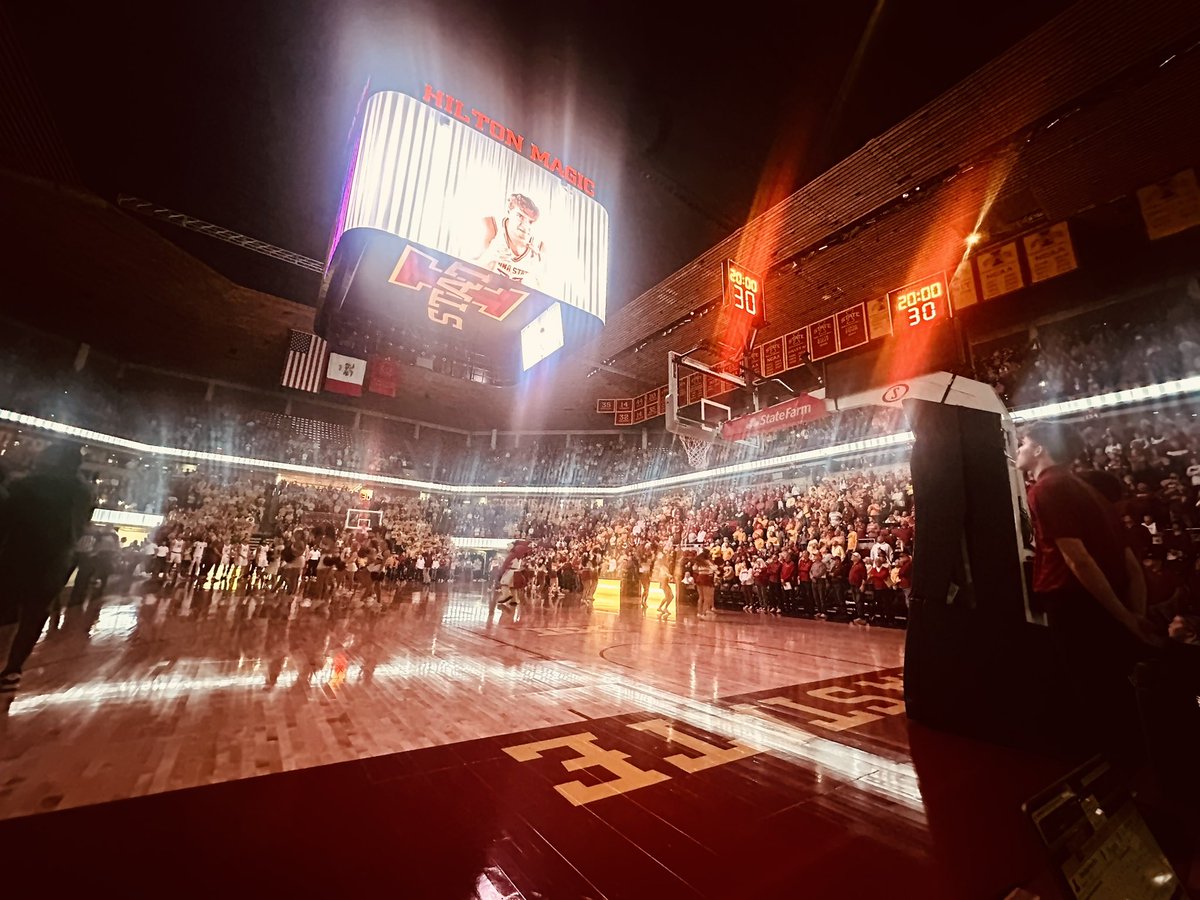 ChrisMWilliams's tweet photo. Opening night at the cathedral. https://t.co/kC2HZwM5gD