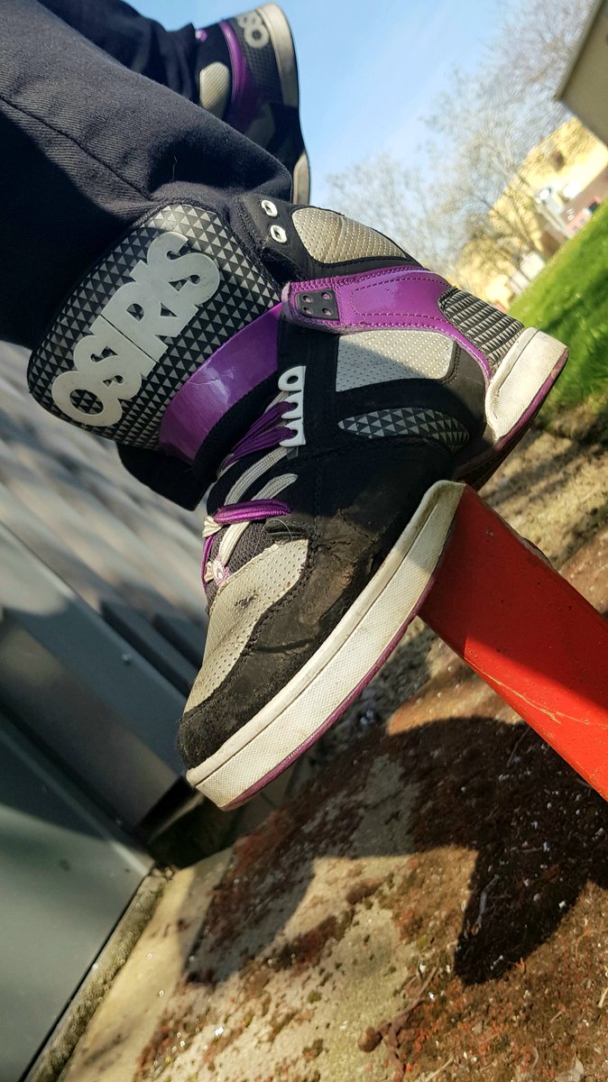 Sk8dc43's tweet photo. Purple Osiris NYC #Skateboard #skateboarder #shoe #shoes #skater #sneakerfetish #gaysneakerfetish #sneaker #sneakers #trainers #hitop #twittersneakercommunity #osiris #osirisbronx https://t.co/Q68YbsrbLy