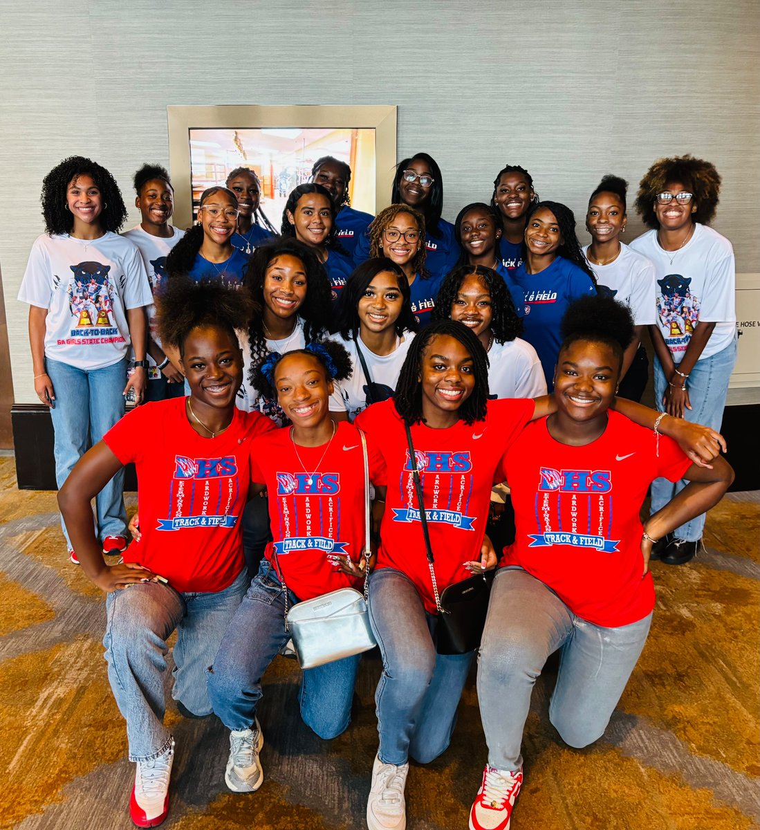 GirlsTrackDHS's tweet photo. Thank you PWC SMU Athletic Forum for this AMAZING opportunity! It was such an honor to witness the insight and faith that THE SYDNEY MCLAUGHLIN-LEVRONE brings to the sport of T&amp;F! And thank you, Sydney, for taking the time to show our girls some love! 🔥🥰🎉 https://t.co/VYToRBt1qh