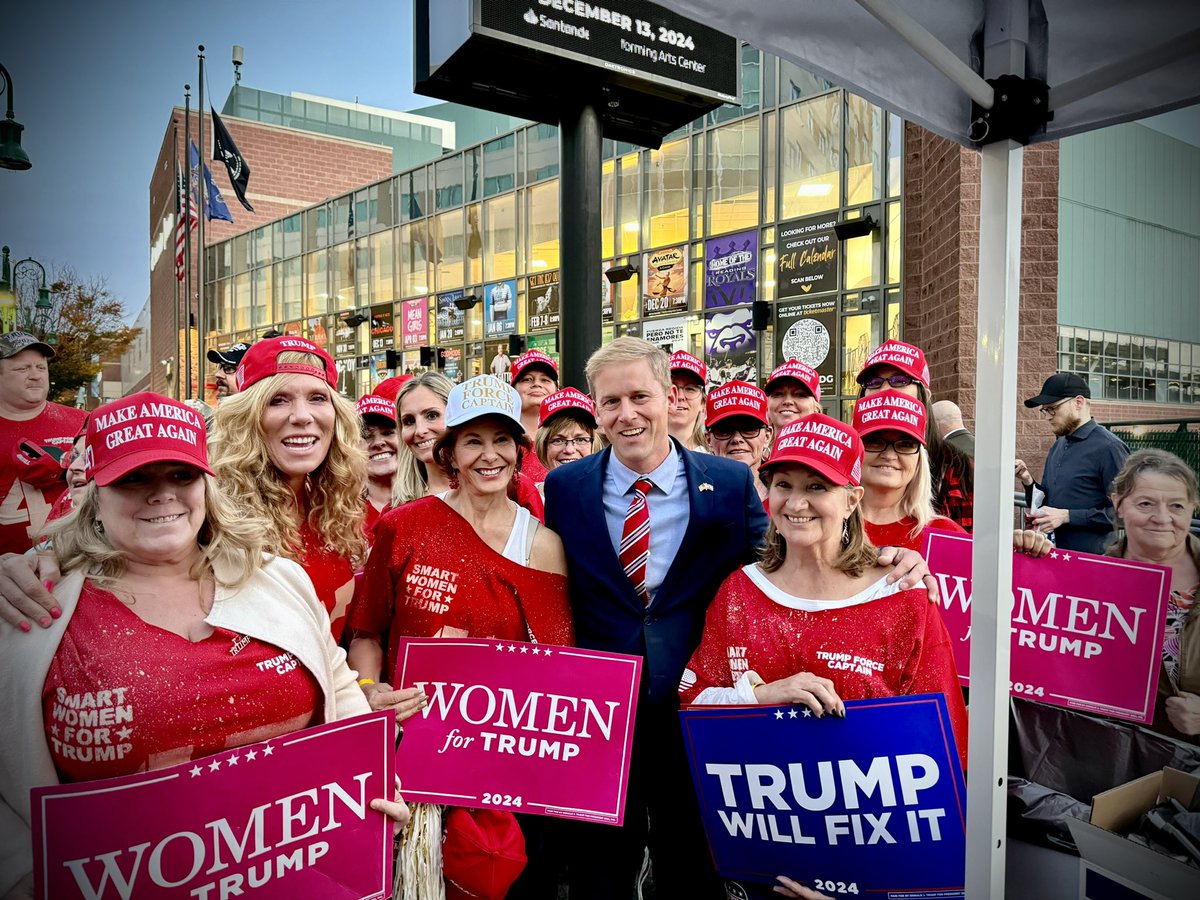 NeilYoungforPA's tweet photo. Today our Mobile Command Center traveled through Glenmoore, Oxford, Downingtown, Exton, Pottstown, and ended in Reading. We visited Lincoln University 😉 and even Kutztown University.

24 hours to go Chester and Berks county. 

Vote 🔴all the way ⬇️! Let’s go. 

With: @realDonaldTrump @EricTrump @DonaldJTrumpJr @SaraHuckabeeAR @LaraLeaTrump @mikepompeo @BerksWomen 

#VoteNeilYoung #VoteRedtoSaveAmerica #VoteRed