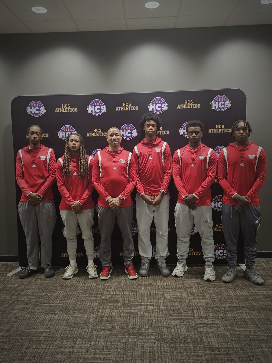 woodlandhshoops's tweet photo. On behalf of the Woodland Boys Basketball Program, we want to thank @AthleticsHenry for putting on a great winter sports media day. #StrengthInThePack ##WinTheDayEveryday https://t.co/YYd49MEjJ0