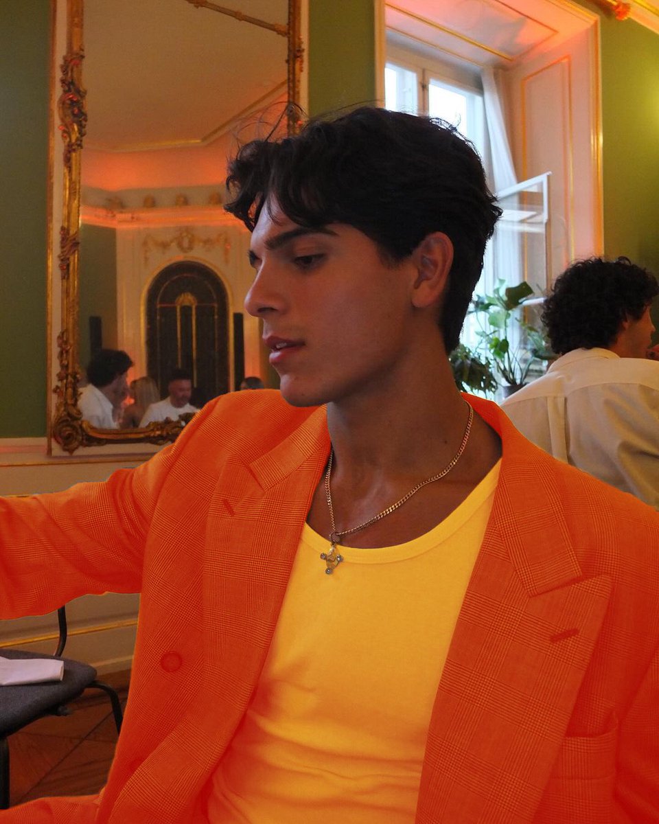 priamxs's tweet photo. ᅠ

ᅠᅠ

ᅠᅠ
       — ℘༉ #⃝ 𝗖𝗔𝗠𝗘𝗥𝗢𝗡'𝗦 𝗔𝗡𝗡𝗩𝗘𝗥𝗦𝗔𝗥𝗬
            orange suit for the party —— / 🧡
ᅠ

ᅠᅠ

ᅠᅠᅠ https://t.co/ua2yAAQtof