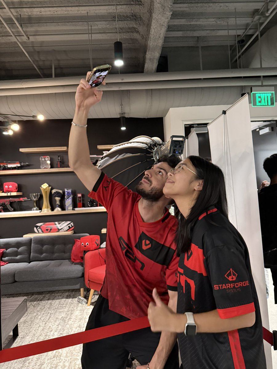 ate chesca tweet media