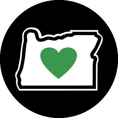 TeddyRattlesna2's tweet photo. @jasonllevin Fuck trump from Oregon!!!!! https://t.co/tNycK5zoTh