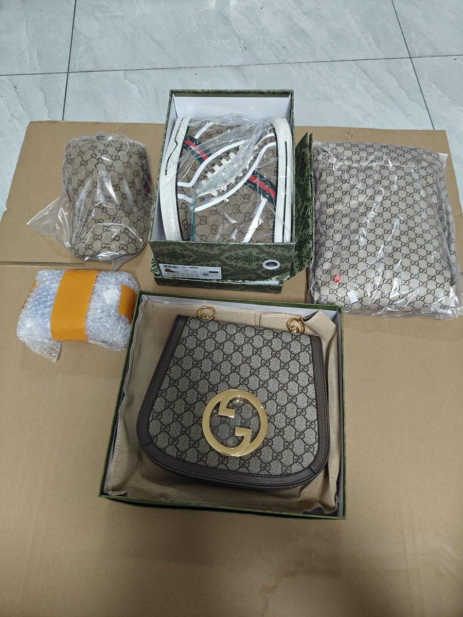 wei85803's tweet photo. shipping USA ✈️Sherry shop#gg #bagetsmasarap #fasionbag #clothes #shoes #lv https://t.co/JdH81FkPQf