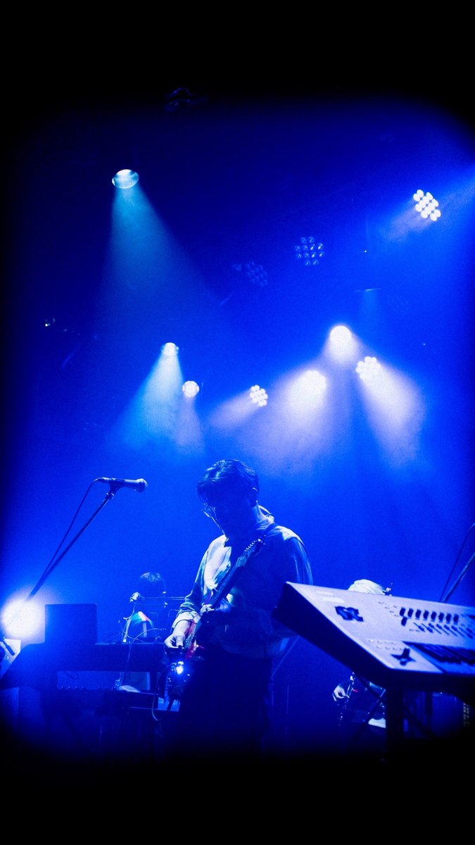 KIRINJIOFFICIAL's tweet photo. ＼Thank you!!! ／

2024.11.4
「BREI Ⅱ MEN TOUR 2024」
at 札幌ペニーレーン24 

ありがとうございました！！！！

-- SETLIST --
時間がない
After the Party
説得
nestling
悪玉
killer tune kills me
Almond Eyes
Runner's High
Rainy Runway

BREIMEN × KIRINJI コラボセッション
雨は毛布のように

-- LIVE MEMBER --
堀込高樹 (Vocals, Guitar)
高木祥太 (Bass / BREIMEN)
So Kanno (Drums / BREIMEN)
小田朋美 (Synthesizers, Vocals)
シンリズム (Guitar, Chorus)
別所和洋 (Keyboards)

#BREIMEN_2MEN
photo by hamaiba
(STAFF)