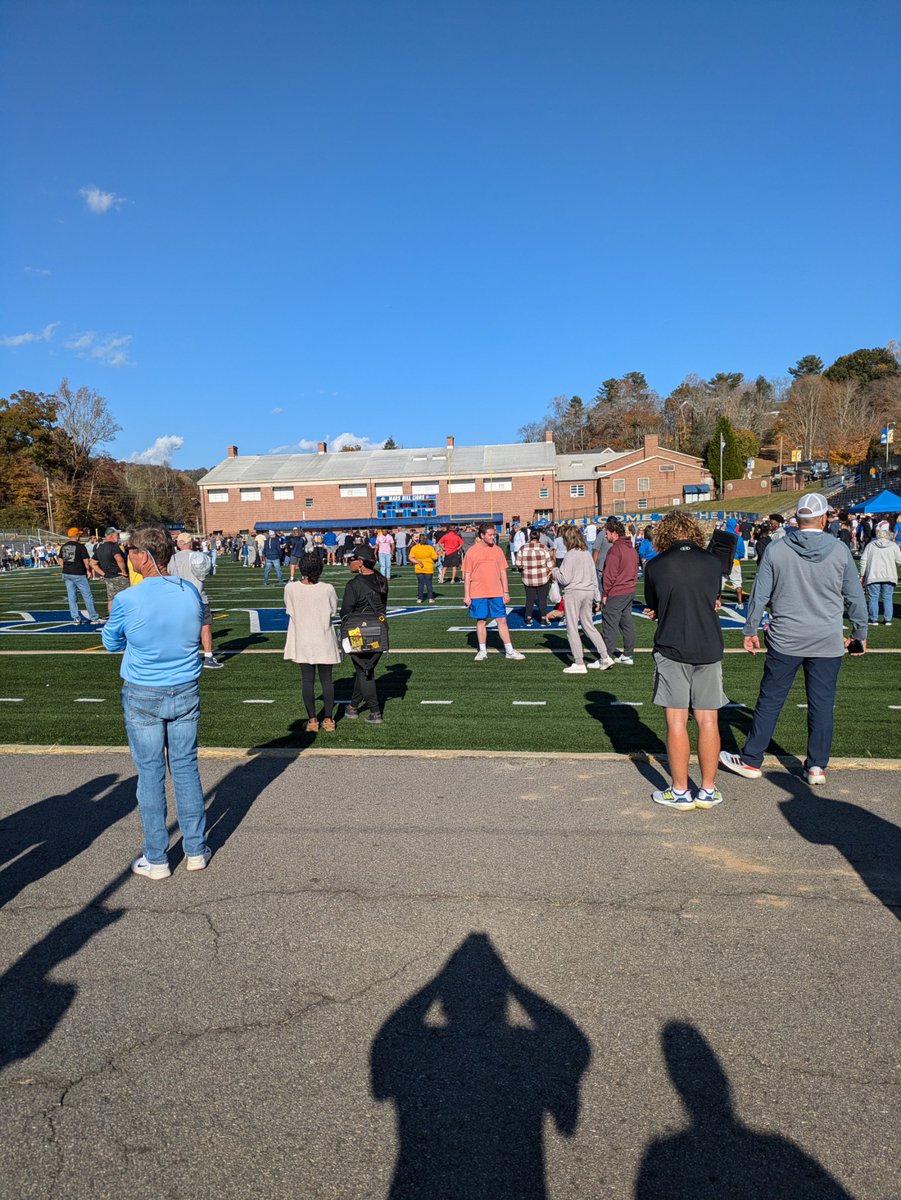 TheOfficial_TL's tweet photo. Had an awesome visit to @MarsHillU on Saturday! Beautiful campus and the @MarsHill_FB coaches were great. 🤩. Thank you @coachclayisbell, @chuck_phifer and all of the coaches and staff for hosting!
#MarsHill #GameDay #MHULions https://t.co/cDnSxsmn7L