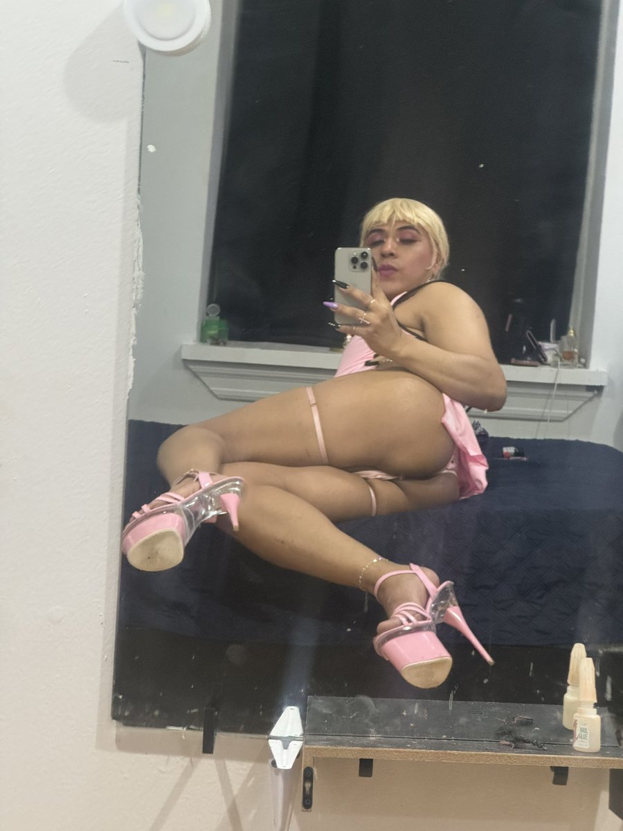 sluttysissy93's tweet photo. I’m like this right now 
I want a nice top https://t.co/2QtvubIjYE