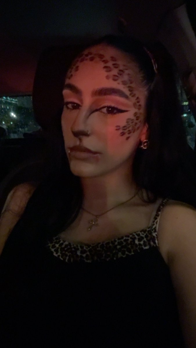 Atrasada a mostrar como fui no halloween 🐆