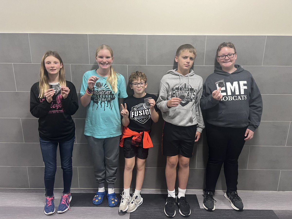 Marr_206's tweet photo. The 6th grade Quiz Bowl placed 2nd tonight at the SNE Bowl and get to enjoy some Runza to finish the night.  #emwolves #smalltownproud https://t.co/6yh0Jdi8k0