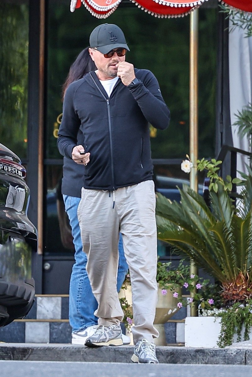 j__davisson's tweet image. Leonardo DiCaprio made a stylish exit from a trendy restaurant on Bird Street in Los Angeles, capturing the attention of onlookers on November 4, 2024