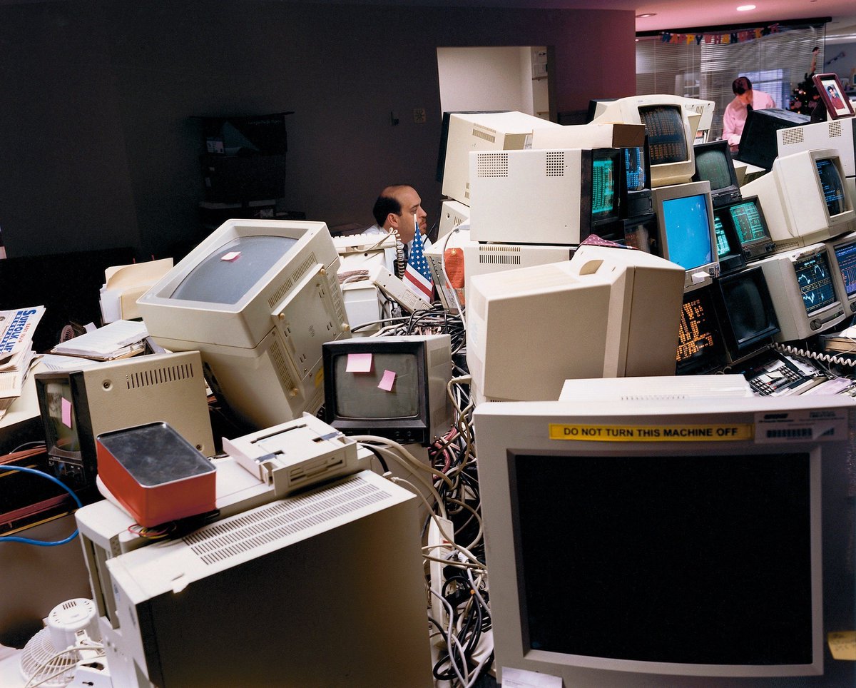 'Hapless Avenue' SomeSongs Round 4 Listening Party - Monday 11/4 10PM - 5 original songs about 'Idiot glee'. Drop on in and chat with the artists!
youtube.com/watch?v=g-JLOq…