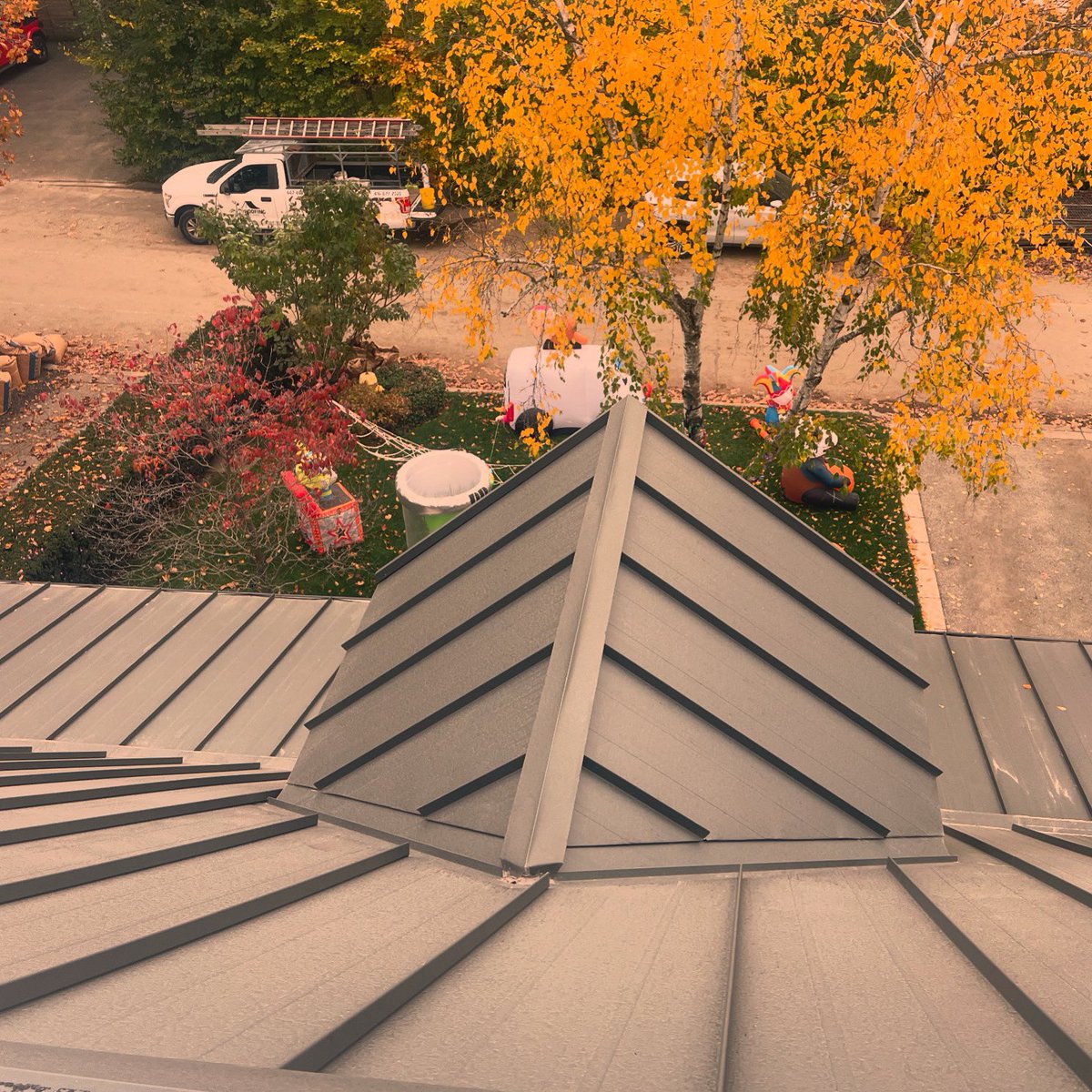luso_roofing's tweet image. Roofing in the Autumn Season!

🧑‍💻 lusoroofing.com
📲 647.866-6213
📧 info@LusoRoofing.com
#roofingitright #roofingcontractor #construction #toronto
#roofmaintenance 
#roofing #roofingtoronto #torontoroofing #roofinspection #roofrepairs #roofleak