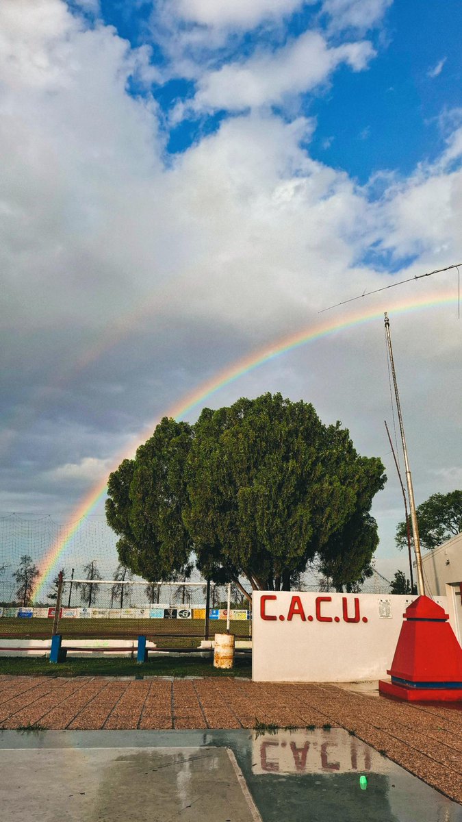 🌈 Podran tener esta vista? El patio de la casa de muchos y muchas, donde compartimos momentos de alegrías, tristezas, donde nos encontramos, donde sucede la vida misma.
❤️ Nuestra casa, la de la familia Roja 💙