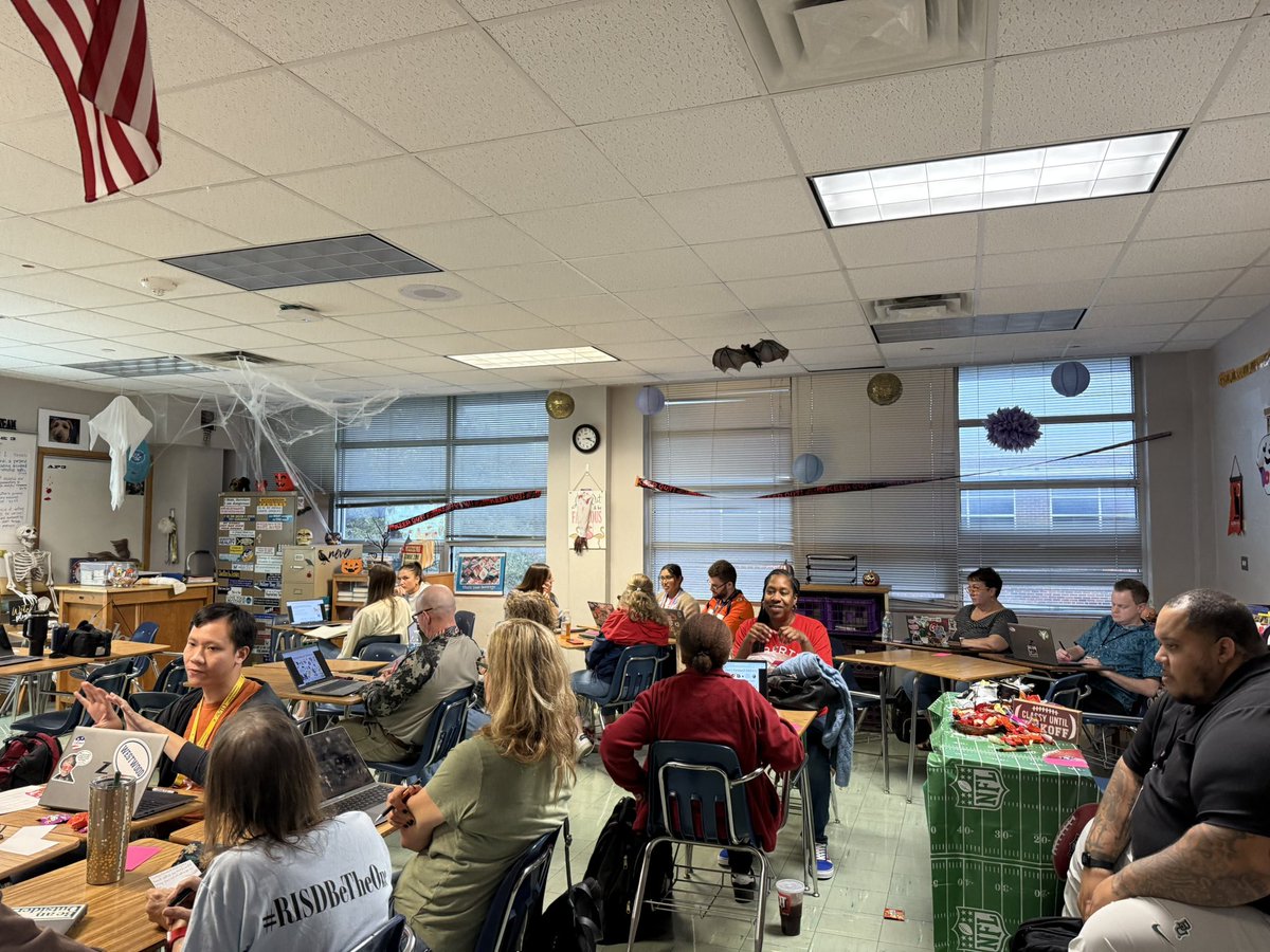 loryfelpabelona's tweet photo. Had an absolute blast with our amazing social studies and math teachers who dove into Visual Non-Glossary with QSSSA today—and they were all in! Excited to see these strategies come to life in their classrooms! #risdbetheone #ebsupport @RISDmath @RISDTnLSS @RISDMET https://t.co/mhzkOw0wyK