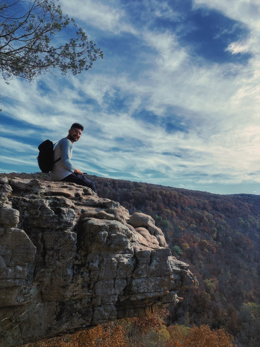 Zach_Kills's tweet photo. I was too scared to go closer to the edge! https://t.co/FHYr64OX6o