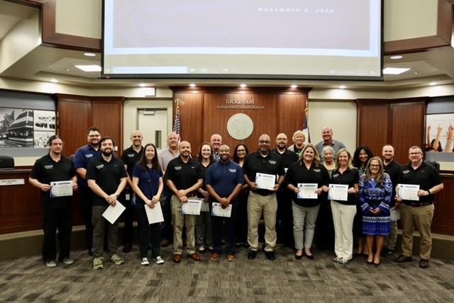 SweetyTechy's tweet image. Our DISD Tech Team is on fire! 🔥 Honored at the School Board Meeting for enhancing student learning and safety,  they&apos;ve implemented a new Panic Button System, secured funding for more devices, and prioritized staff development. #DISDTechnology