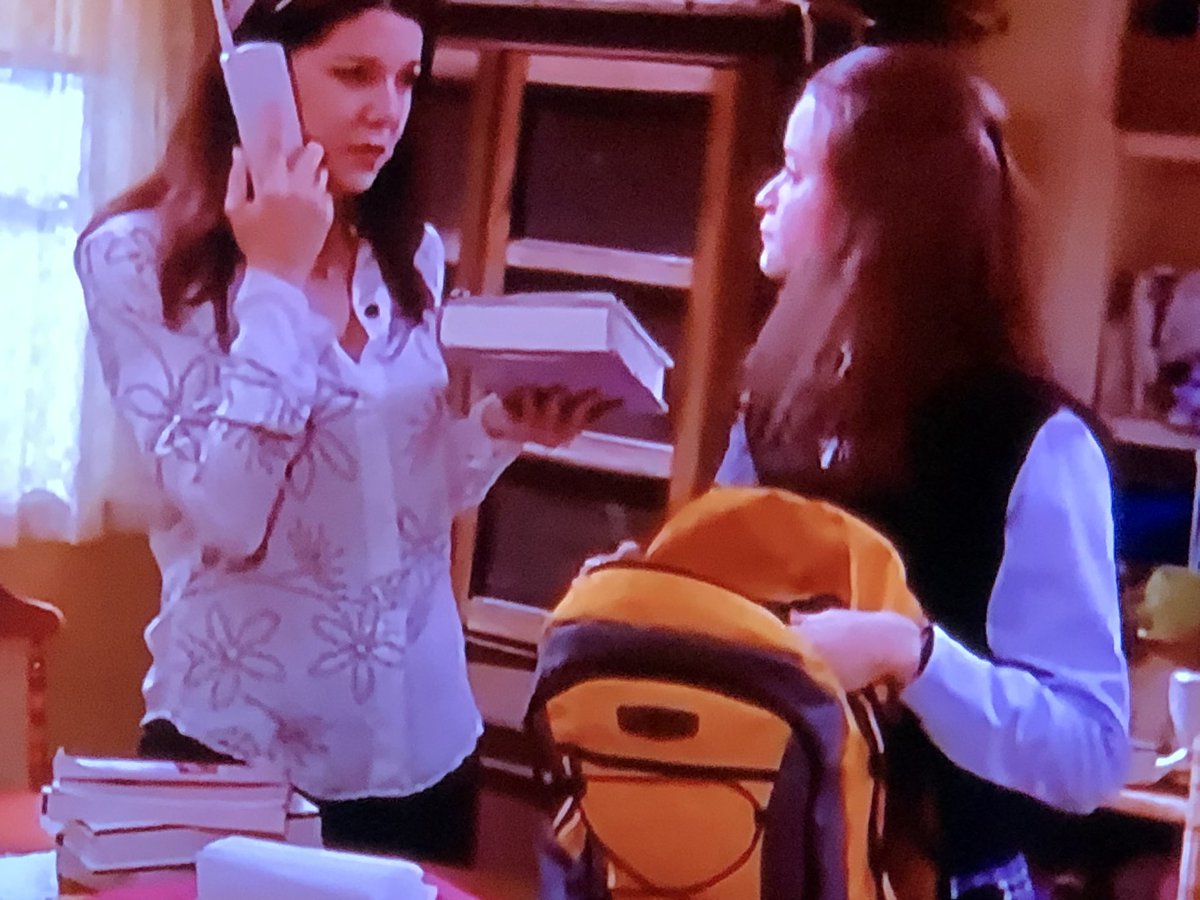 Rewatching Gilmore Girls and really wishing I could just give Rory a kindle. Everytime.