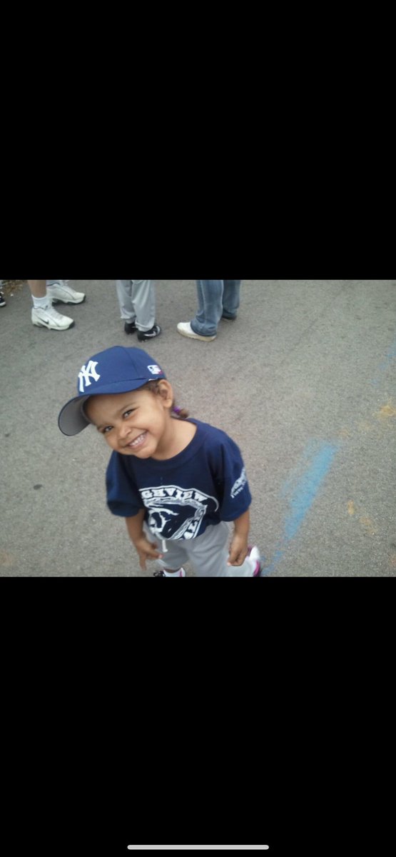 MaleyaGiddens08 tweet media