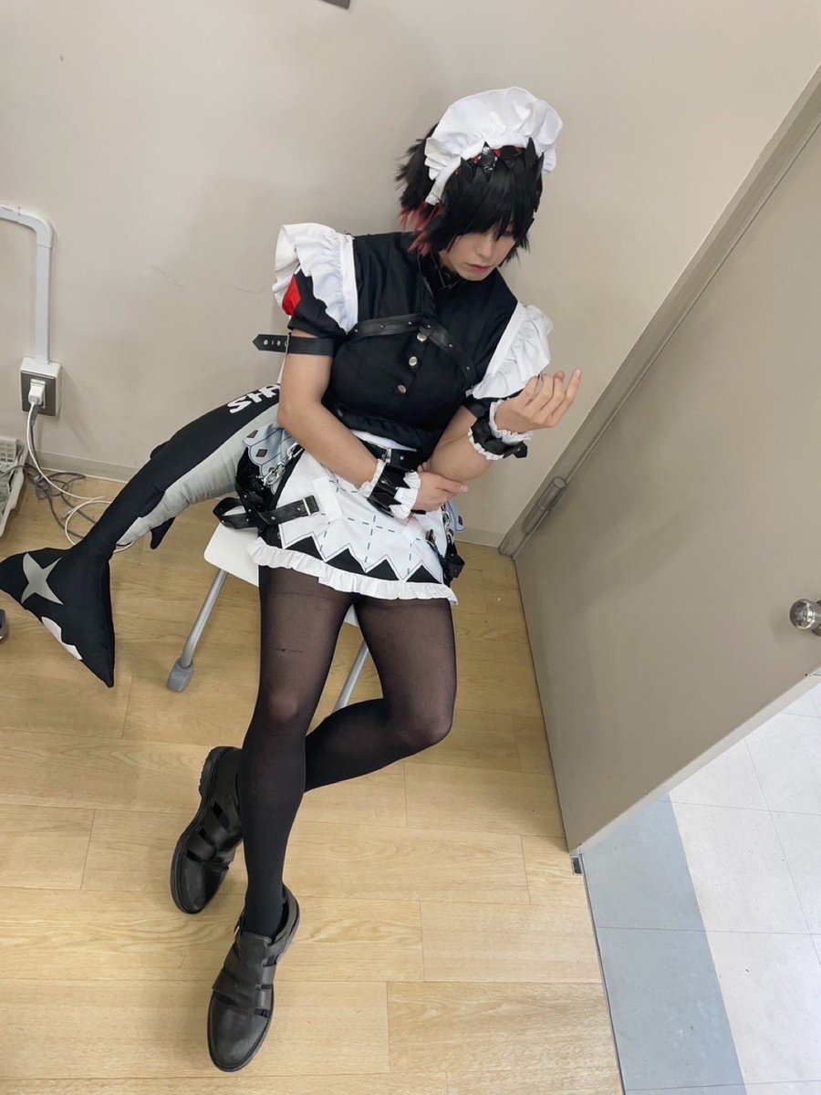 K4n4n_'s tweet photo. 3日間ほんと楽しかったです。
コスってやっぱり面白いし本格的にやり始めて1年も経過してることが1番の驚きかも、ここでいろんなモチベーション貰ったからより力を入れて自分を磨いていく所存でございます。エレンでした。🦈 https://t.co/UBFksB7SnM