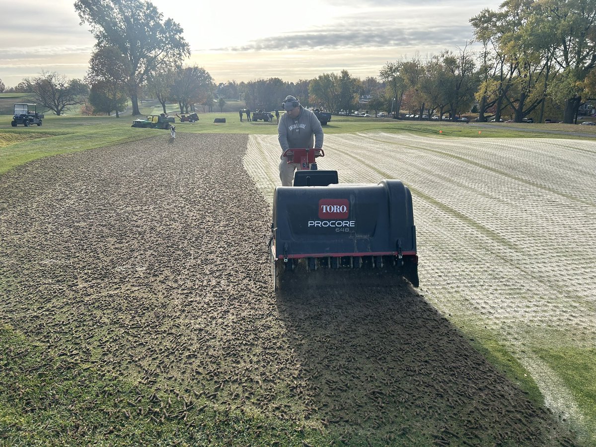 AndrewDooleyGCS's tweet photo. Off to the races! Fall aeration! Very dry and compacted soils sure created some challenges, but we figured it out as always @UnionLeagueGolf #Torresdale โณ๏ธ๐๐ช @ScottBordner @M_Elliott_Golf @NickSurretteEM @JStehel https://t.co/PZ78ec8wEJ