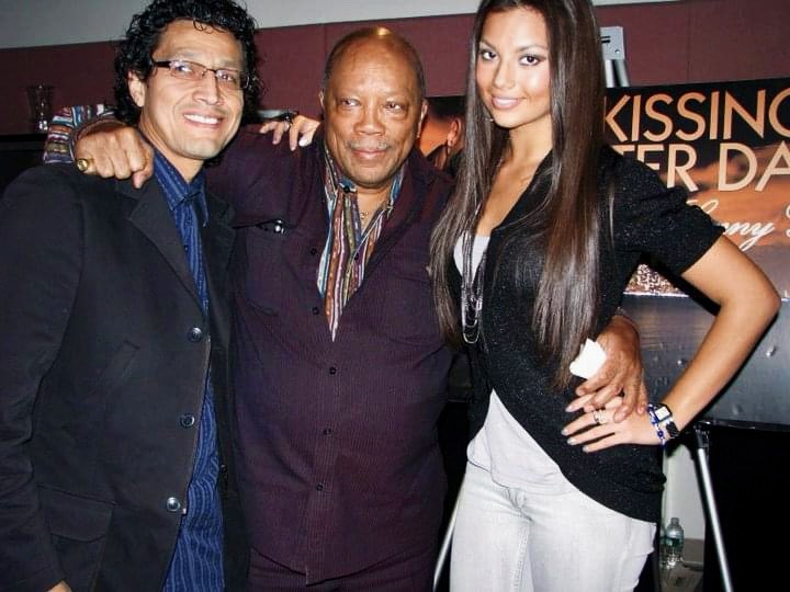 🕊️ #RIP <a href="/QuincyDJones/">Quincy Jones</a> 

Touched, Moved &amp; Inspired by
The GOAT • The BLUEPRINT • The LEGEND !!

His contribution to #MUSIC will forever be remembered, celebrated &amp; respected!

Extremely #Grateful to have been in the presence of greatness. What an honor!

Rest In Power King! 🙏