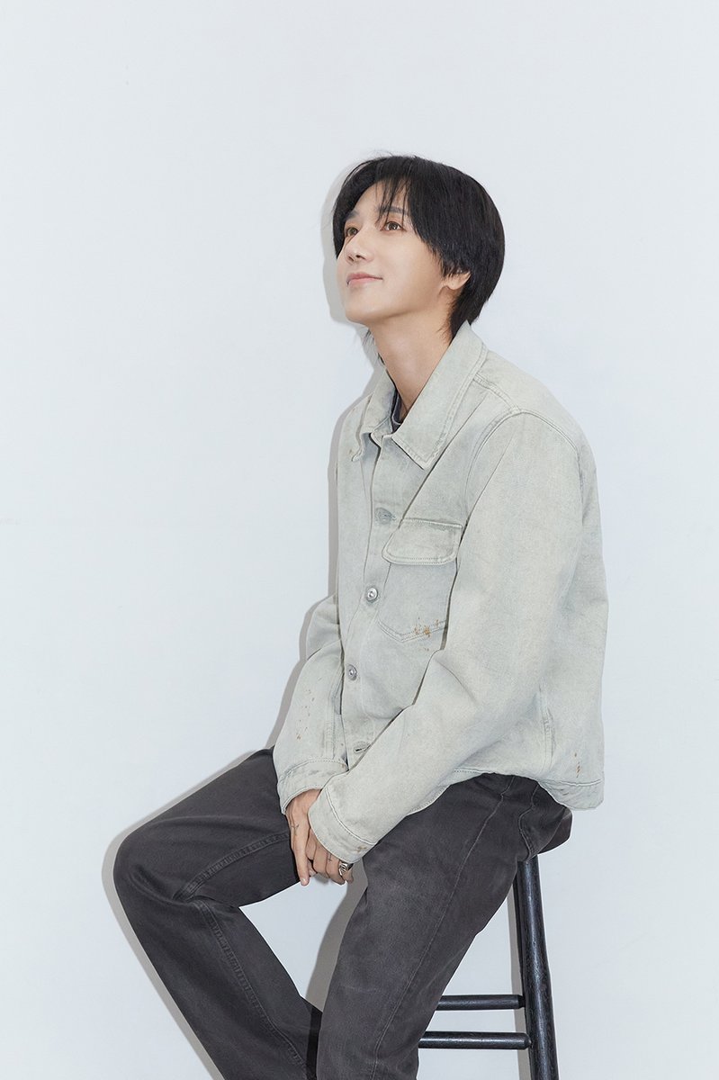 YESUNG_smtown's tweet photo. 슈퍼주니어 예성, 여섯 번째 미니앨범 ‘It’s Complicated’ 오늘 발매 [일문일답]
“타이틀 곡 ‘It’s Complicated’ 가장 ‘힘있는’ 음악 선정...‘엘프 기대곡’ 확신”
“이번에도 엘프 위한 앨범...내년 데뷔 20주년 남다른 의미, 조금 더 달릴 것”
 
https://t.co/5uR4K9ulz9
 
#예성 #YESUNG
#슈퍼주니어 #SUPERJUNIOR
#Its_Complicated
