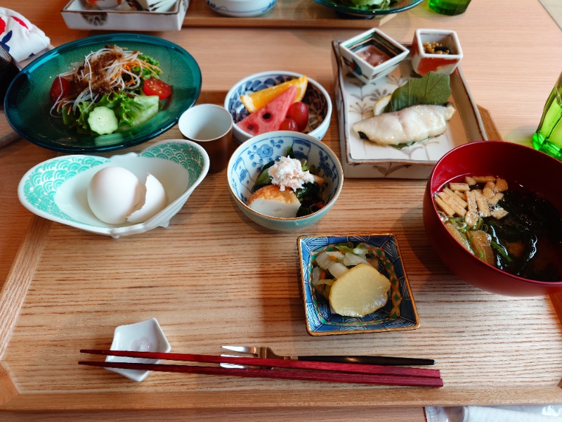 hiroakisauna's tweet photo. 宿泊者のみの貸切サービスになるようです。予約時か宿泊受付の際に貸切予約が可能で利用料は90分5,500円でした。完全個室でかけ流し温泉もあり、水風呂も完備。エストニア製のイ... (＠ 城崎温泉旅館 赤石屋 in 兵庫県, 豊岡市) https://t.co/Qp2IVatPnM https://t.co/Kzx7EvBTVE