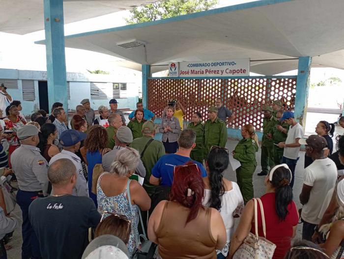 LzaraArgud98407's tweet photo. Recorren las principales autoridades del Consejo de Defensa Provincial municipios donde pudieran ocurrir inundaciones costeras
#PreparadosYAlertas en #LaHabanaViveEnMí @YanetHzP @IzquierdoAlons1 @DiazCanelB @AsambleaCuba @gobhabana @PartidoPCC https://t.co/Xwi7luz6op