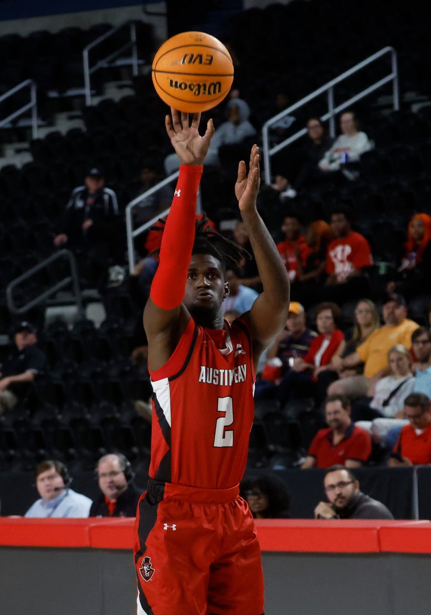 GovsMBB's tweet photo. .@carpenter_tekao from 3: 3-for-3 
Govs as a team: 7-for-12

🤷‍♂️

#BleedRed | #LetsGoPeay https://t.co/8Vx3HC1Cs8