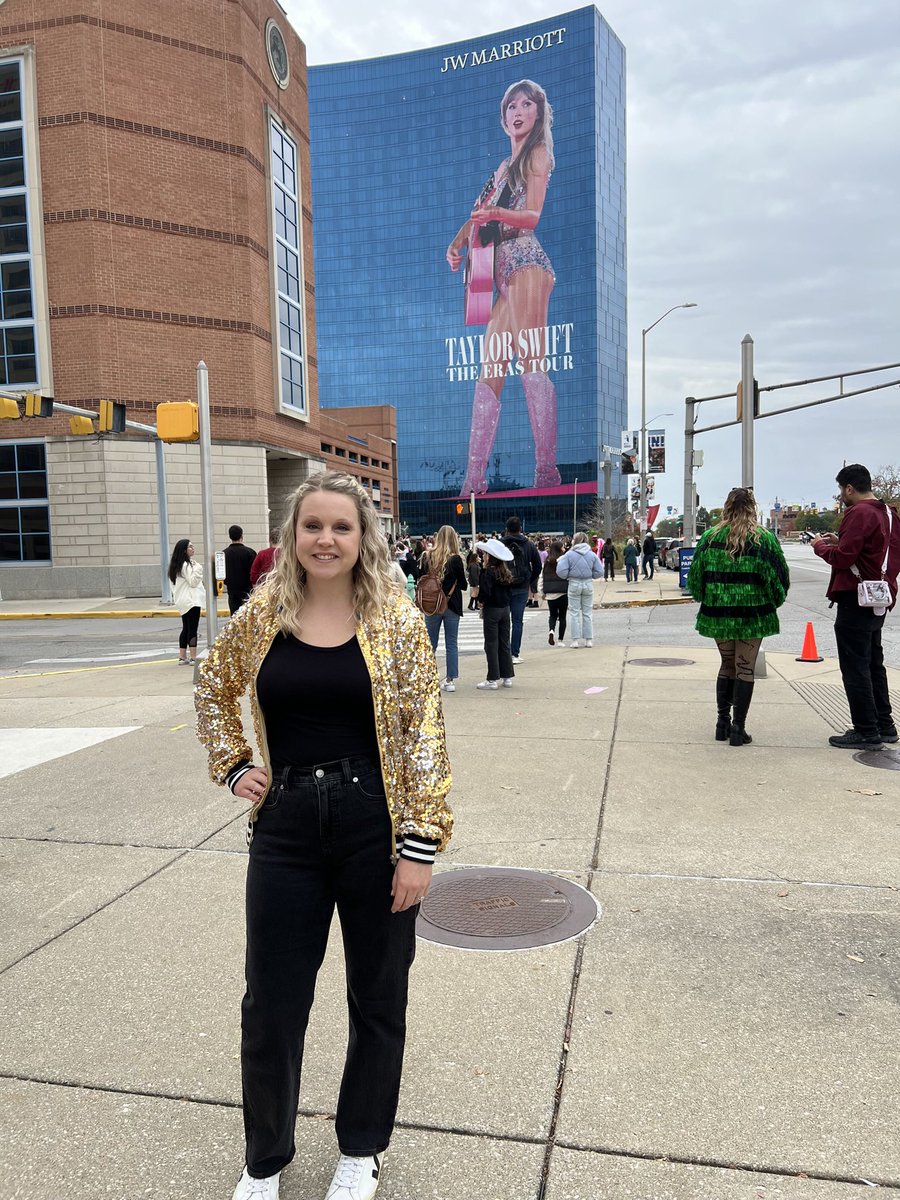 becand92's tweet photo. I haven’t made a post in forever, but I have to share my story from #IndyTSTheErasTour N3 to highlight &amp; thank some wonderful people, &amp; to share with @taylorswift13 &amp; @taylornation13 What was supposed to be a magical, fun filled night quickly turned into a horrific nightmare https://t.co/dWEdq60F0s