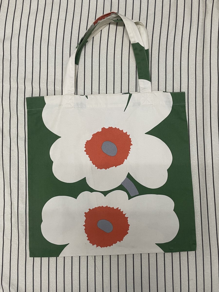 byjiaa's tweet photo. 🎒ส่งต่อ marimekko unikko 60th (ซื้อจาก shop มีถุงกระดาษให้) 
สภาพตามการใช้งาน เดมขอดูรูปเพิ่มเติมได้ค่ะ

💌 950฿ (from1805)free shipping

#marimekko #marimekkothailand 
#ส่งต่อ #ส่งต่อเสื้อผ้า #ส่งต่อกระเป๋า #กระเป๋ามือสอง #ส่งต่อmarimekko https://t.co/nPBD3FsAWs