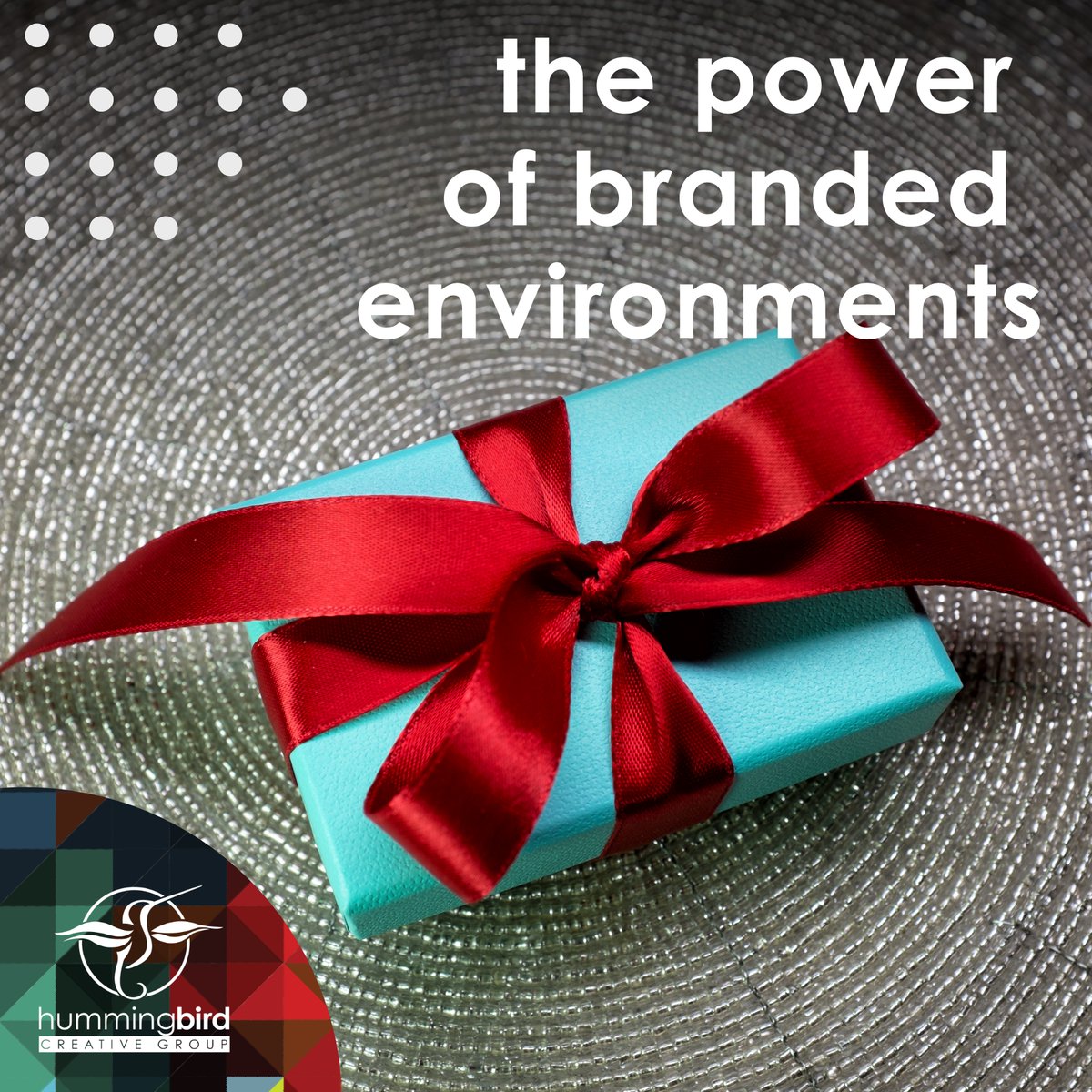 Explore how Tiffany &amp; Co. turns brand recognition into an immersive experience with its iconic blue box pop-ups. Learn more about the power of branded environments: An Exclusive Look at Branded Environments – From Inside Tiffany’s Blue Box Pop-Ups:
hummingbird-creative.com/an-exclusive-l…