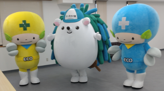 katanosuke1206's tweet photo. 仲間たちとパシャリ🤩これからいろんなイベントに参上するよ😄みんなと会える機会が増えるのが楽しみ～♪よろしくね☺️
#片付け堂
#山﨑組 https://t.co/RKDFKGWgjn