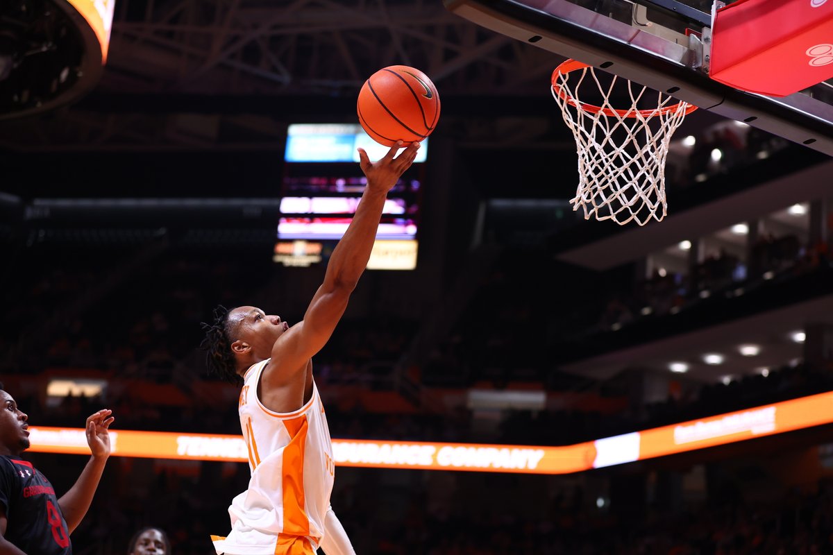 Vol_Hoops's tweet photo. FINAL NUMBERS 

Lanier - 18p / 4-6 3fg
Gainey - 16p / 3s 
Zeigler - 13p / 9a / 2s
Mashack - 10p / 4r / 4s
Miličić - 8p / 4r 
Phillips - 7p / 4r / 2a
Estrella - 4p / 2r
Okpara - 2p / 9r
Carr - 2p / 2a

Vols 80, Gardner-Webb 64 https://t.co/onmWi00WHM