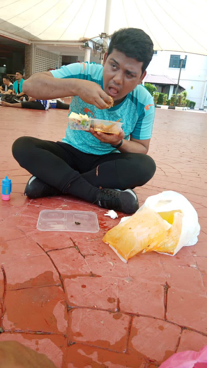 msyahiran97's tweet photo. @fakhrii97 @Syarifuddin_jhn Ni ke? https://t.co/bcOtwmfey3