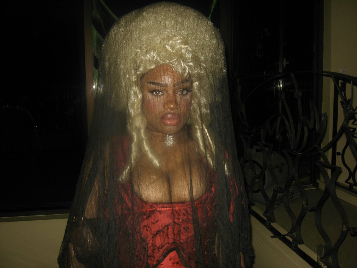 ethicalfujo's tweet image. Helen of Troy ass face card