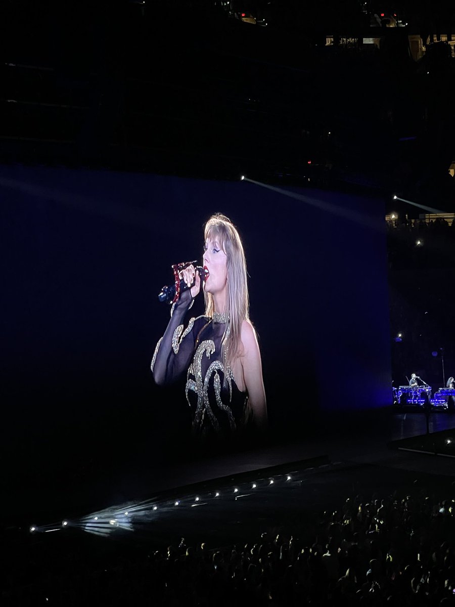 laurenacker25's tweet photo. this love really changed the prophecy⚡️🤍 
INDY N2 was so magical🪄
thank you @taylornation13 and @taylorswift13 
see you 🔜 https://t.co/BAhCzB21l4