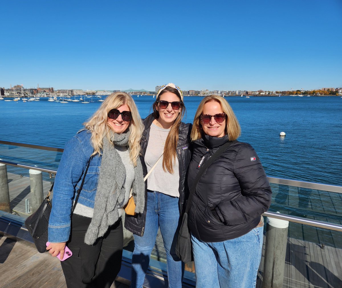 missklipfel's tweet photo. Mrs. Field our @JDOFoundation partner teacher from England ๐ฌ๐ง & Mrs. Svenning from Sweden ๐ธ๐ช came to visit! We got to show off @HoweManningTTU, technology integration, innnovative practices, Boston & of course they got to meet Howie๐พ #globalcollaboration #jdofoundation #ttuchat https://t.co/qbz3mqfIoQ