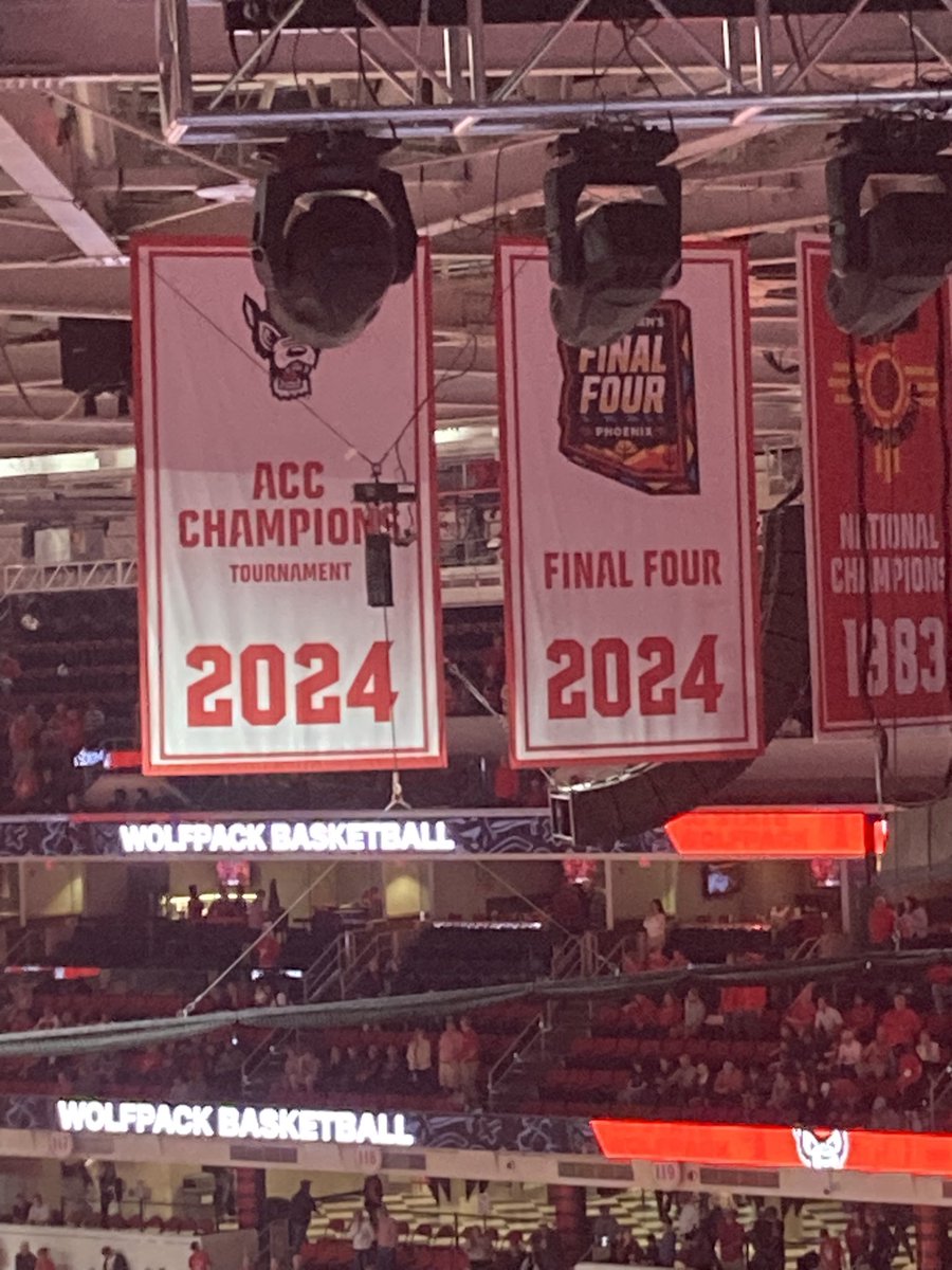 sww4tb's tweet photo. @accnetwork @PackMensBball A sight to behold https://t.co/zCmgySOvUh