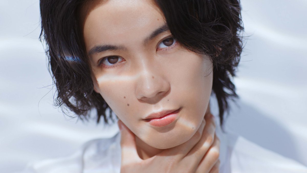 oricon's tweet photo. Number_i『雪肌精』
グローバルブランドミューズ就任❗️

平野紫耀・神宮寺勇太・岸優太が新CM出演
巨大ビジュアルが日本各地に❄️

💬 新ミューズ3人のコメント
https://t.co/t5lZpyeEmo

CM曲は「iLY」11/7(木)から放映🎧️
ビジュアルは羽田空港、梅田駅
表参道ヒルズなどに掲載📸

#Number_i #雪肌精 https://t.co/Sd0GNvkYjI